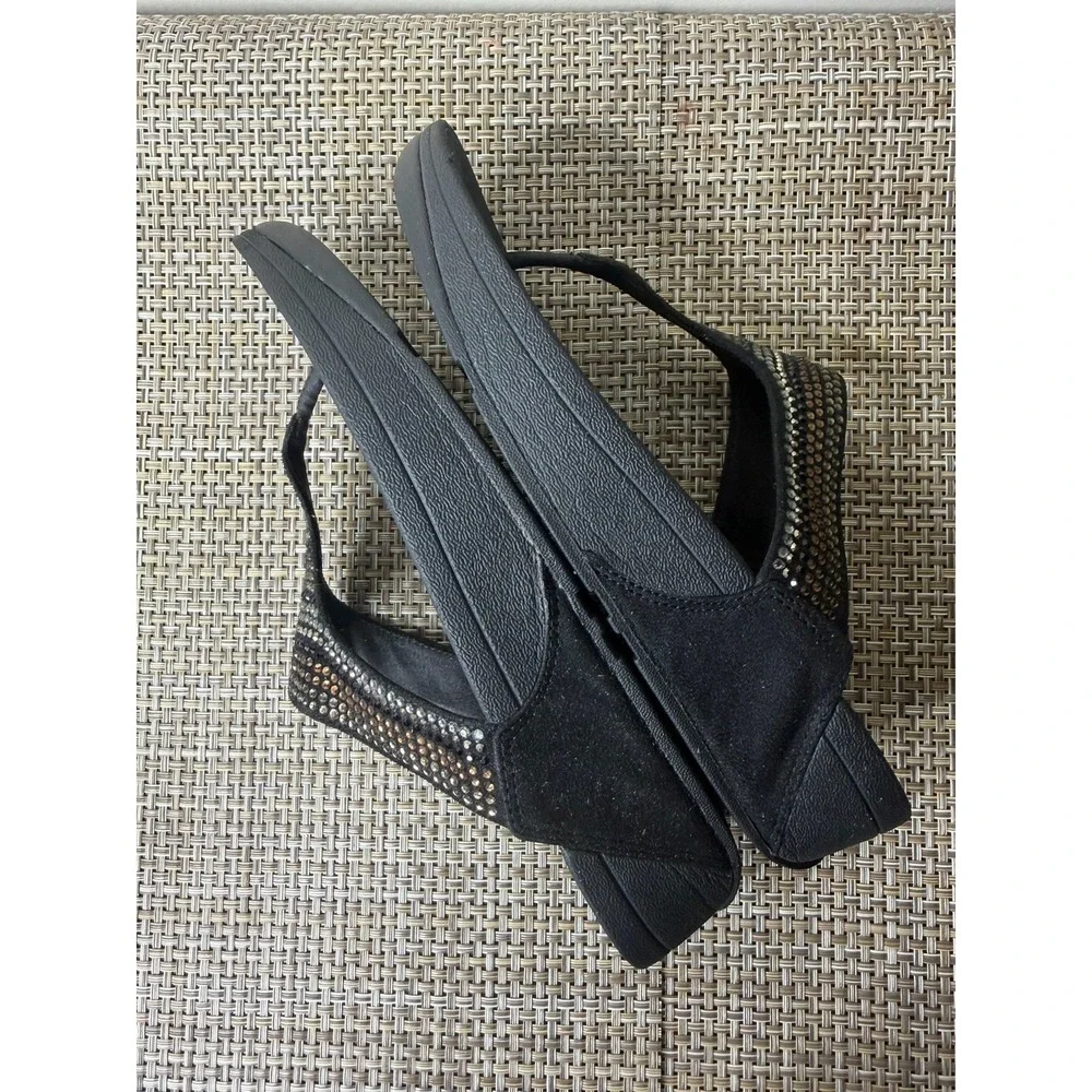 FitFlop Women's US 7 Luxe Rhinestone Sandals Black Thong Wedge Flip Flop